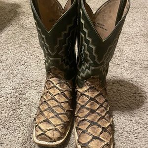 Tony lama fish boots in size 12 D. Worn 5-6 times. Asking 500 OBO.